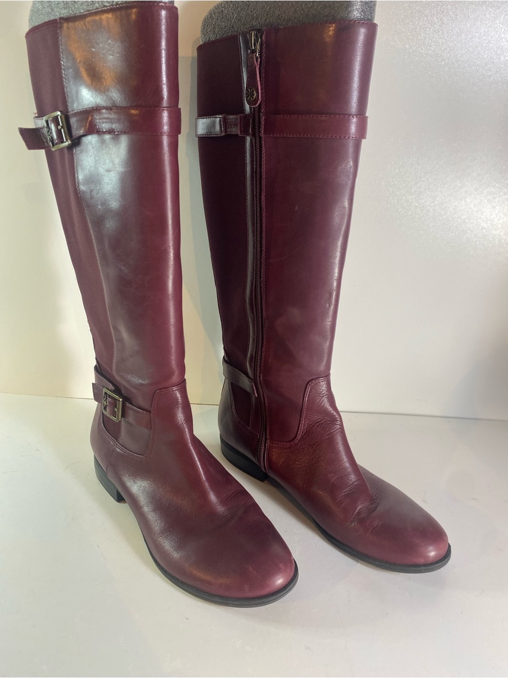Isaac Mizrahi Abby Burgundy Leather & Buckled Riding Boots Size 10